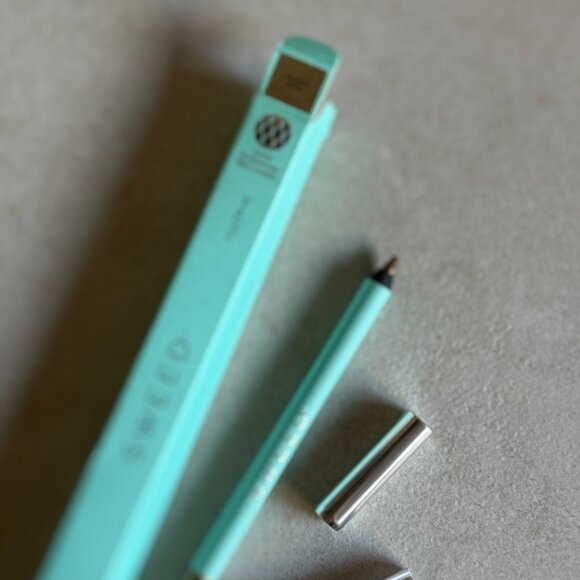 Sweed Satin Eyeliner Pencil Golden Beetle 1.2g - Picture 2 of 3